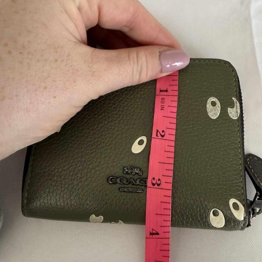 Coach Disney Snow White Olive Green Zip Around Wallet Spooky Eyes - Picture 12 of 14